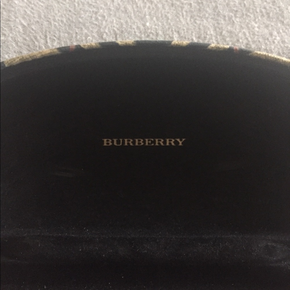 Burberry Sunglasses Case - Picture 3 of 7